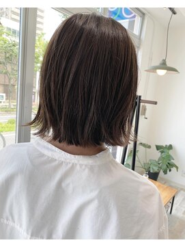 リズム(lysm) 切りっぱなしボブ