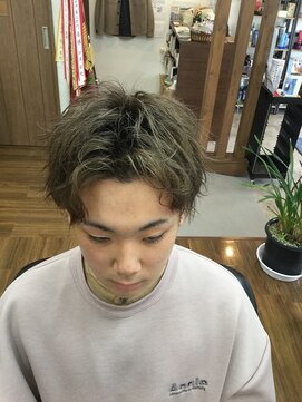 タウラアルチザンヘアー lipps風センターパートスタイル