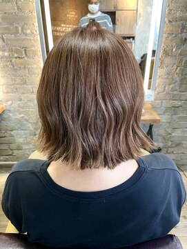 ディシェーレアスト(die-Schere Ast) 【die Schere Ast上大岡】パツッとボブ×パーマ