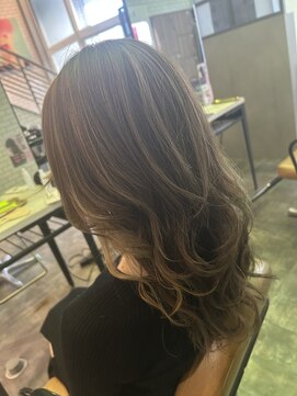 ステレオ ヘアデザイン 安城店(STEREO HAIR DESIGN) ハイレイヤー×イヤリングカラー×ハイライト(2月)