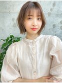 ミルクティーベージュ小顔レイヤーくびれボブ