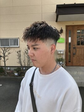 ケティアイングルック(KTYA in GLUCK) 前下がりツイスト