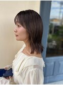 大人シアーベージュミニウルフボブミディアムレイヤー
