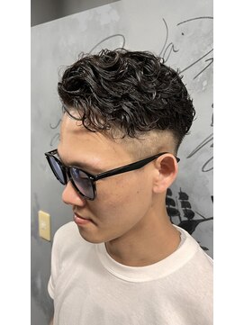 ワールドシップコウベ(WORLD SHIP KOBE) ラルフカール かきあげパーマ