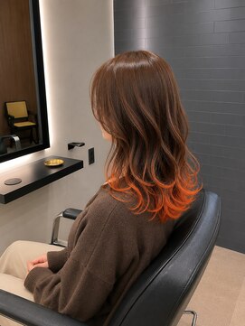 ソラヘアー(SORA hair) オレンジグラデーションカラー×くびれミディレイヤー