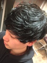 パティオンツー(PATIONN2)&nbsp;オトコのシンプル黒髪ラフウェーブ爽やかメンズショートスタイル