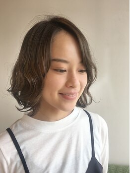 お客様一人ひとりに親身に寄り添い、丁寧なカウンセリングを行います＊再現性の高いヘアスタイルへ―。