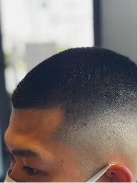 ザデイ カットアンドカルチャーショップ(THE DAY CUT&CULTURE SHOP) スキンフェードBUZZ【メンズカット/フェード】