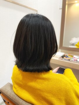 ファム バイコヒナタ(FUM by KOHINATA) 【くびれが可愛い◎】外ハネレイヤーボブ