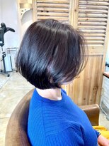 ボタニカル(BOTANICAL)&nbsp;30代40代大人可愛い小顔ワンサイドショートボブツヤ感ミディアム