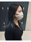 切りっぱなしミディアムインナーカラーブルー