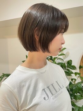 サンク 原宿 表参道(cinq) ハイトーンカラー外国人風ボブ切りっぱなし外ハネナチュラルボブ