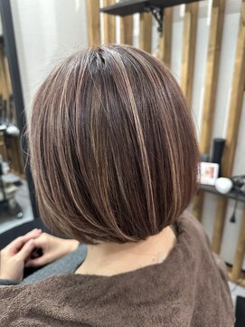 ビューティーガレージ カワゴエ(Beauty Garage Kawagoe) 白髪ぼかしハイライト ショコラピンクベージュ