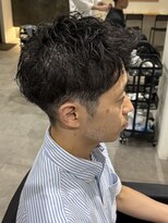 ヒュイル バイ ニアウ(Hwyl by Niau) メンズカットスパイキーショート刈り上げナチュラルパーマ