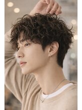 ロア(Roa.)&nbsp;波巻きスパイラルパーマ　マッシュ