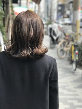 ピークスヘア(peaks hair) 切りっぱなし外はねミディ