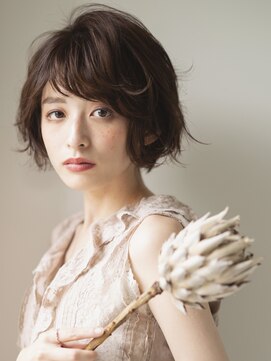 エミュ 表参道 青山(emu) 【emu井上信洋】ゆるパーマ丸みショートボブ[ココアベージュ]