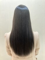 アマニ ヘアー ホスピタル(AMANI. HAIR HOSPITAL) “2年前”と“現在”。うしろ姿【美髪矯正】