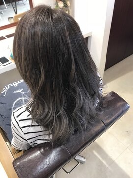 リレーション(Relation) グレージュカラー