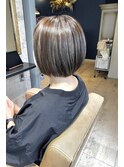＜Lusciniaみなみ＞切りっぱなしショートボブ×ハイライトカラー