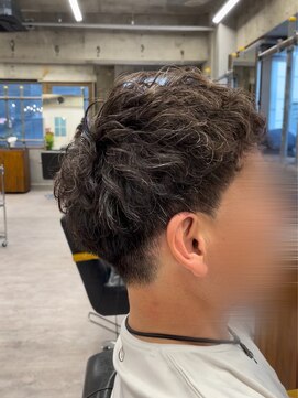 タメ(tame-) サーフカール/フェザーパーマ/ブルーブラック【都賀/メンズ】