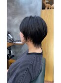 「周りと差がつく」ショートウルフカット