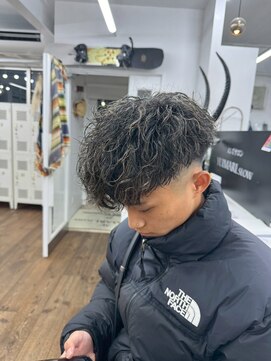 ユイマァルスロウ(YUIMARL SLOW) メンズハイライト20代30代40代ホワイトメッシュメンズパーマ