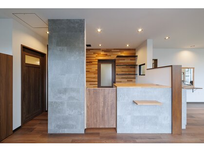 エスト(est.)の写真