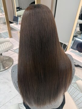 ロンドルピナス 小倉(Lond Lupinus) ミディアムレイヤーカット/似合わせカット/大人ガーリー/20代