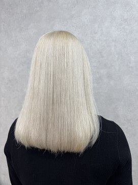 アン(Hair make un) ホワイトカラー♪