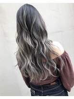 メリー(merry craftsman's factory) バレイヤージュ、ハイライトカラー、ローライト、かき上げヘア