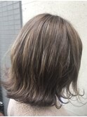 切りっぱなし×ベージュ