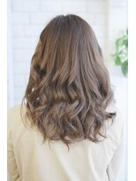 オティアプラスエヌ(OTTIA+n)&nbsp;20代30代40代　絵になる大人ハッピーパーマ【松山】