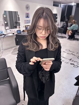 キング 高槻(K!ng) ハイライトカラーミルクティーベージュケアブリーチダブルカラー