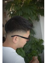 ジーン カットクラブ(GENE CUTCLUB)&nbsp;スキンフェード　フェザーアップ