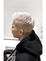 アレーズバイベニボンズ(Alaise by Beni,Bond's)&nbsp;ホワイトカラー×ショート