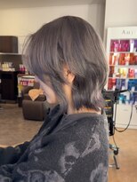 ゼウス(Zeus.)&nbsp;海外ヘアーハッシュカットレイヤーカットハイライトカラー