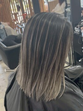 ウィリーベル 沖縄(WILLIE BELLE) バレイヤージュ/外国人風ハイライト/グラデーションハイライト