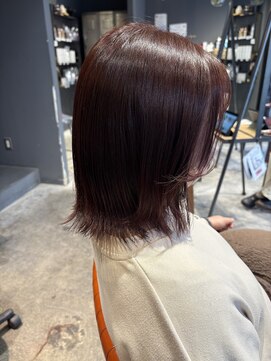 インス(ensue) ブリーチなしカラー◎レイヤーボブ赤み系で大人可愛い透明感