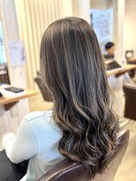 アンプリュス リアン(1+ Unplus lien)&nbsp;筋感ハイライトグレージュカラーロングヘアウェーブヘア