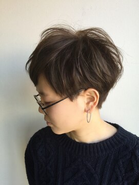 クブヘアー(kubu hair) 《Kubuhair》頭の形が綺麗に見えるコンパクトショート