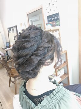 ロカット サロン(Roquat Salon) 編み込みミディアムアレンジ【ヘアアレンジ　立川/立川南口】