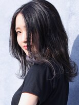 フォーム(FORM)&nbsp;暗髪とシルバーグラデーション