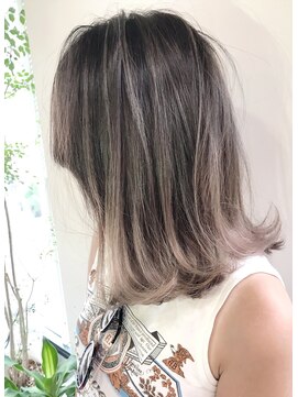 ヨッカ(YOCCA) ミディアム×バレイヤージュ