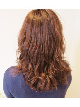 ヘアリゾートハピネス ウエット質感のＭＩＸカール