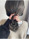 オリーブグレージュ