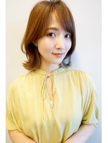 エン(enn.)&nbsp;レイヤーカット/くびれヘア/ベージュカラー/２０代/３０代