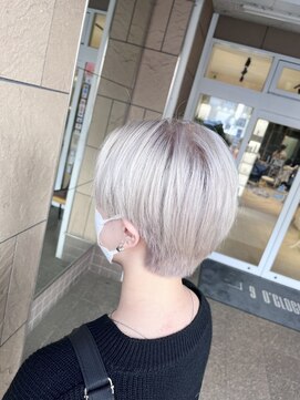ヘアサロン アウラ(hair salon aura) ホワイトカラー