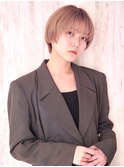 大人可愛い20代30代ハイトーン前下がりショートボブ丸みショート