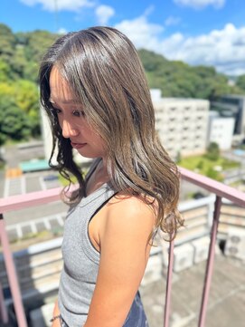 ビアージュ(Viage) #オリーブ #グレージュ #ブリーチ #透明感 #波巻き #ハイライト